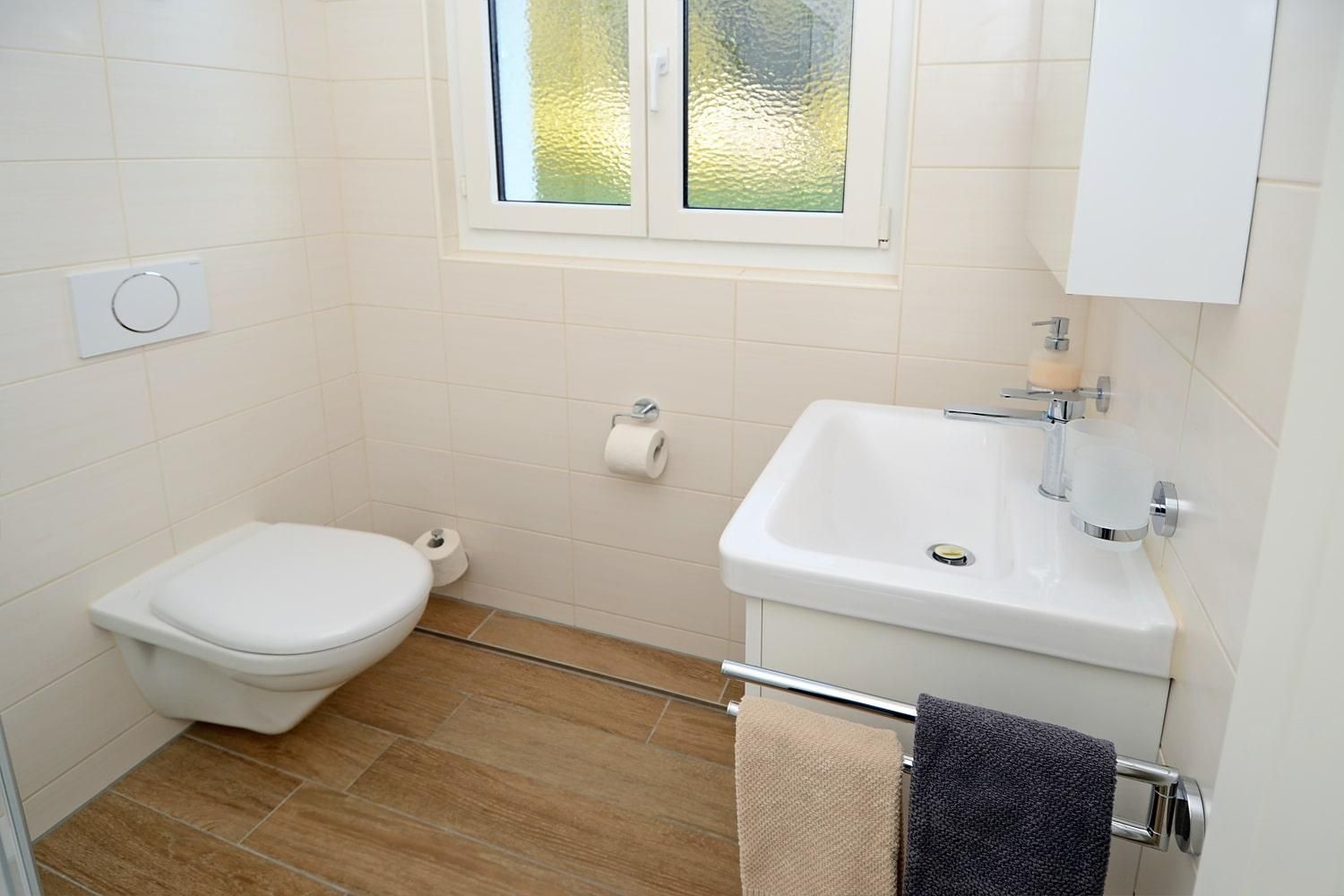 Ansicht Badezimmer - Ferienwohnung Studio 25 - Haus Green - Davos Platz